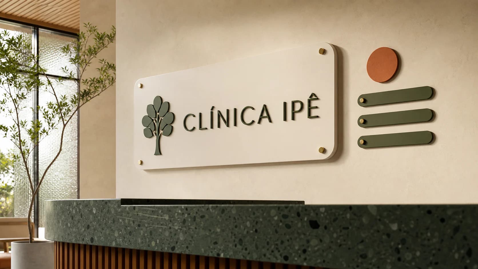 Placa em acrílico com identificação de clínica sobre balcão de recepção verde